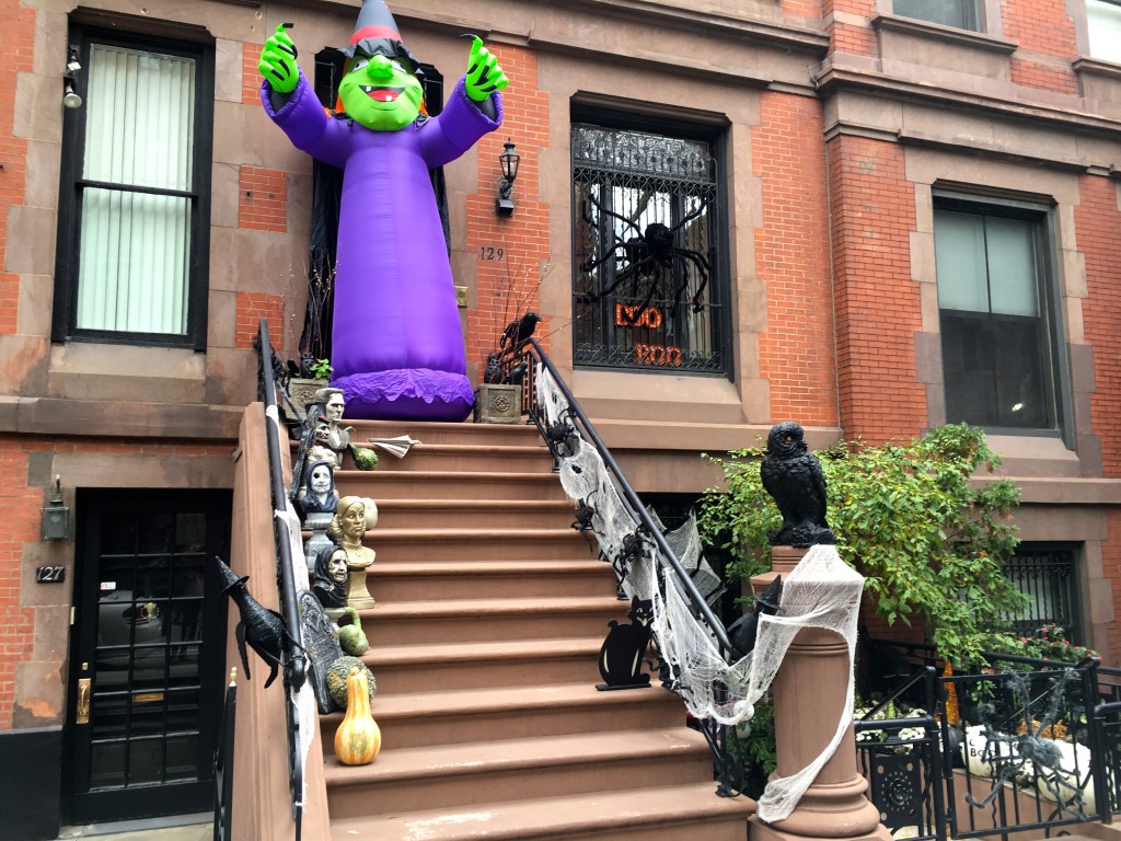 Halloween costumes NYC